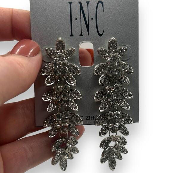 NEW Macy's Silver Leaf Drop Earrings Crystal Sparkle Formal Cocktail Long Fancy - Picture 1 of 10